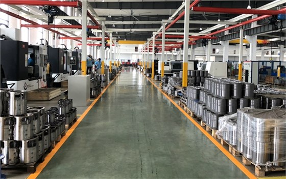 電機廠家:干凈明亮的生產(chǎn)車間一角